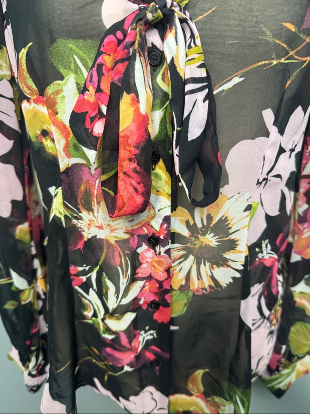 Express Women’s Black/Pink Floral Sheer Tie-Front Blouse Sz M - Picture 3 of 7